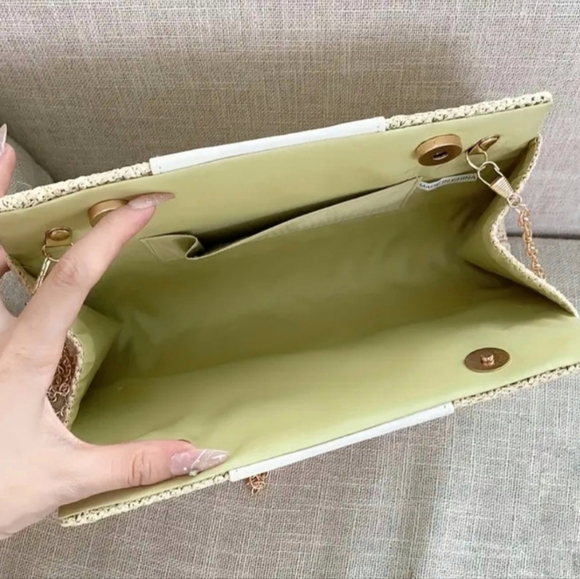 Brand New Without Tags Tassel Straw Purse Bag with Detachable Gold Chain. - Picture 2 of 5